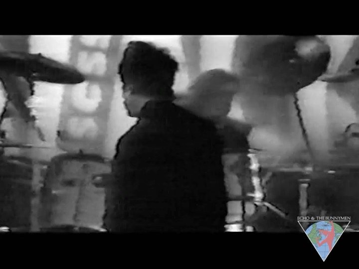 A very poor-quality recording (looks cool though) of "Do It Clean" as part of the Black Sessions from 1997. If anyone has a good recording, please reach out.
The Black Sessions are live music performances broadcast on the French radio station France Inter. They are recorded in front of a live audience and featured on the C'est Lenoir show.