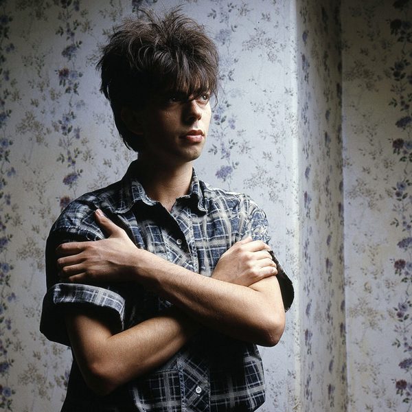 The shirt + the hair + the lips = Ian McCulloch, Echo & The Bunnymen. 🐰