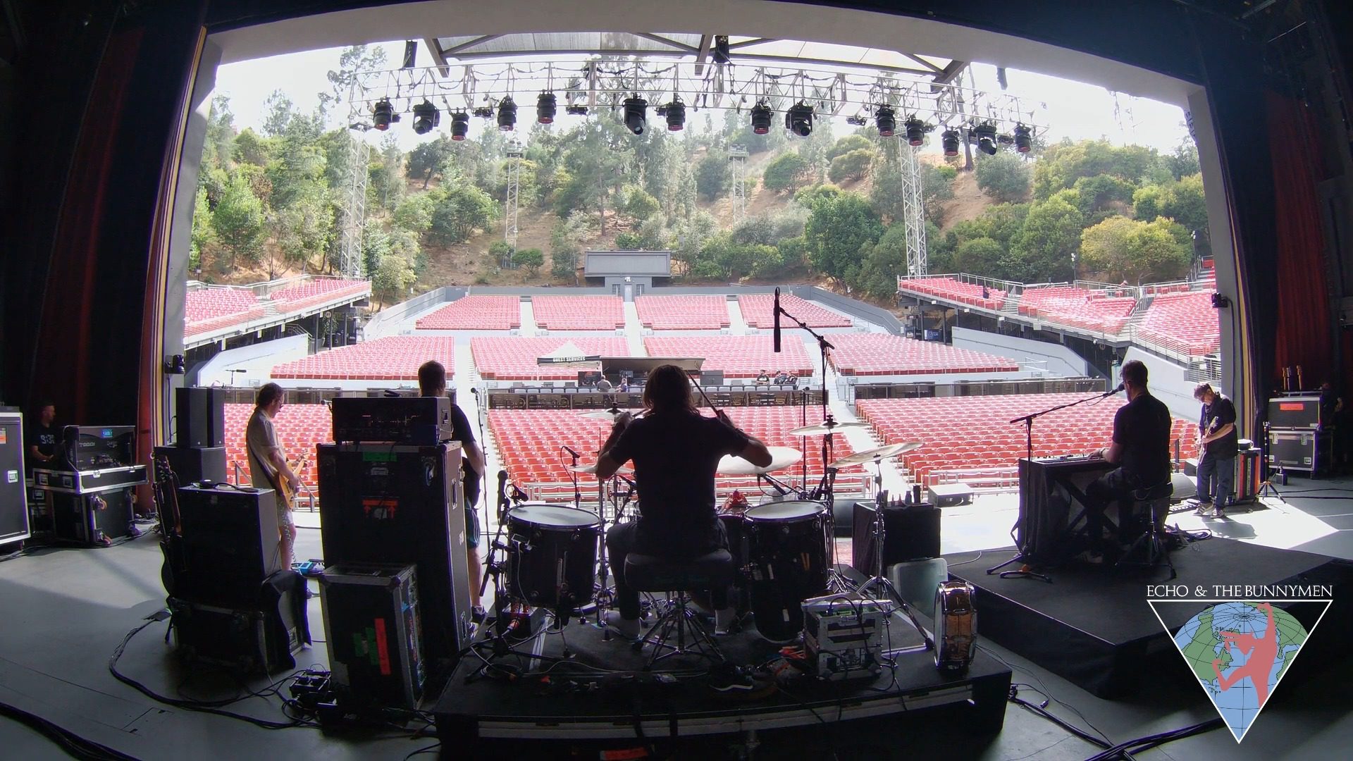 A brilliant stage-perspective video from our drummer Simon, filmed at Greek Theatre during Bring On the Dancing Horses. 🐰🎥
@codedrumheads @promarksticks @nataldrumsofficial