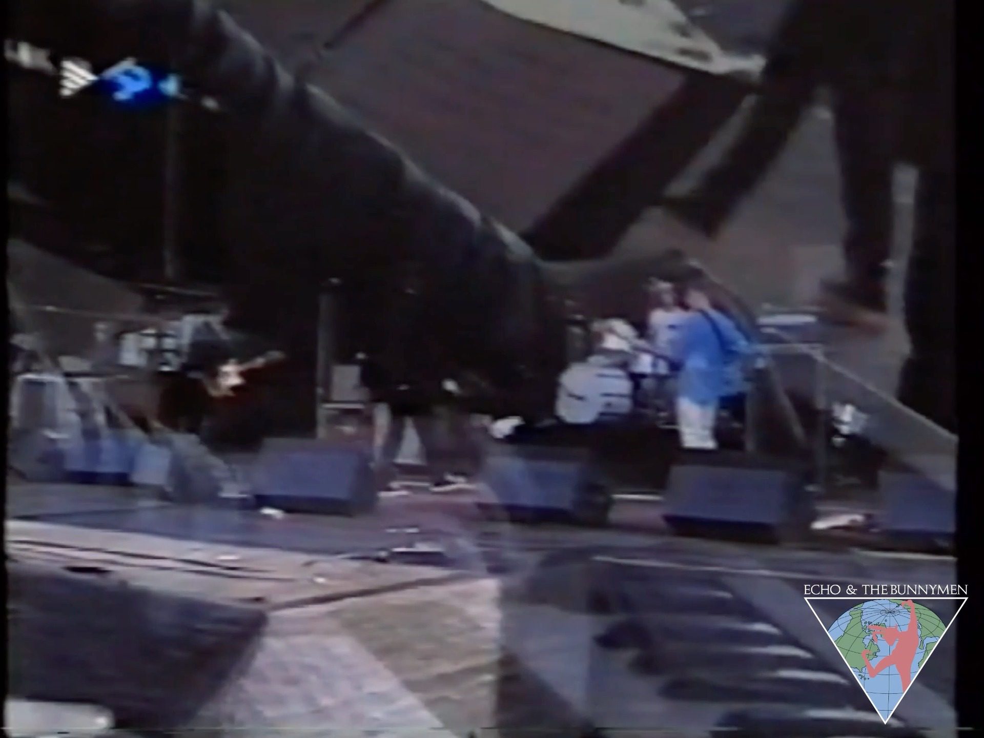 A nice video of Echo & The Bunnymen live to get you in the mood for Glasgow this weekend. Fan favourite 'Over The Wall' from the Doctor Music Festival 1997. Which song are you hoping will be played on Saturday ?