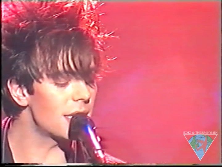 *WARNING*, if you're early offended, please do not watch.
This has to be the best version of 'Twist & Shout' I have ever heard, even better than the original. Halfway through, you get a surprise visit from Ziggy 'Curly' Stardust duetting on Lou Reed's Walk On The Wild Side.
*WARNING*, if you're early offended, please do not watch.