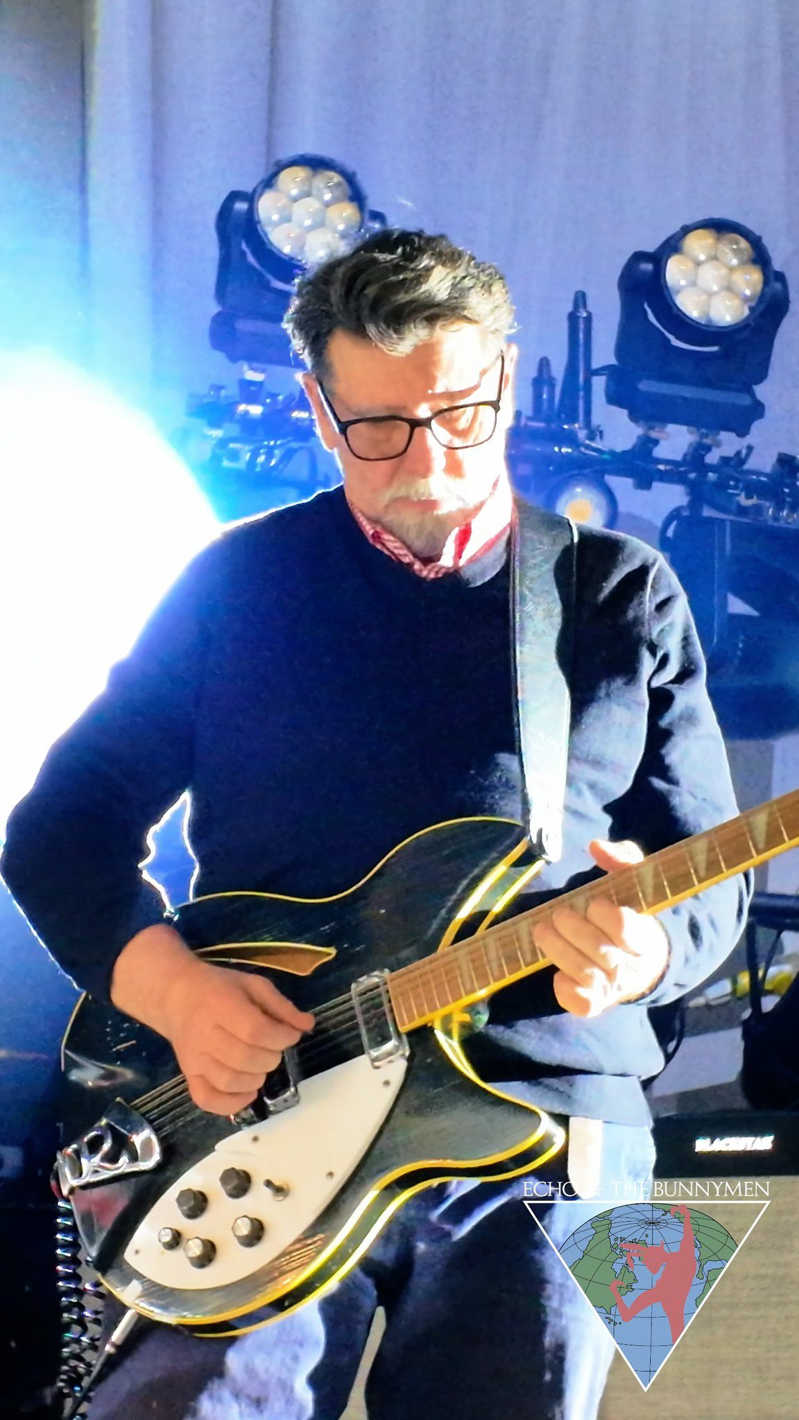 Will Sergeant running through one of the most recognisable guitar riffs from “Bring On The Dancing Horses” during a recent soundcheck. 🎸 🐰